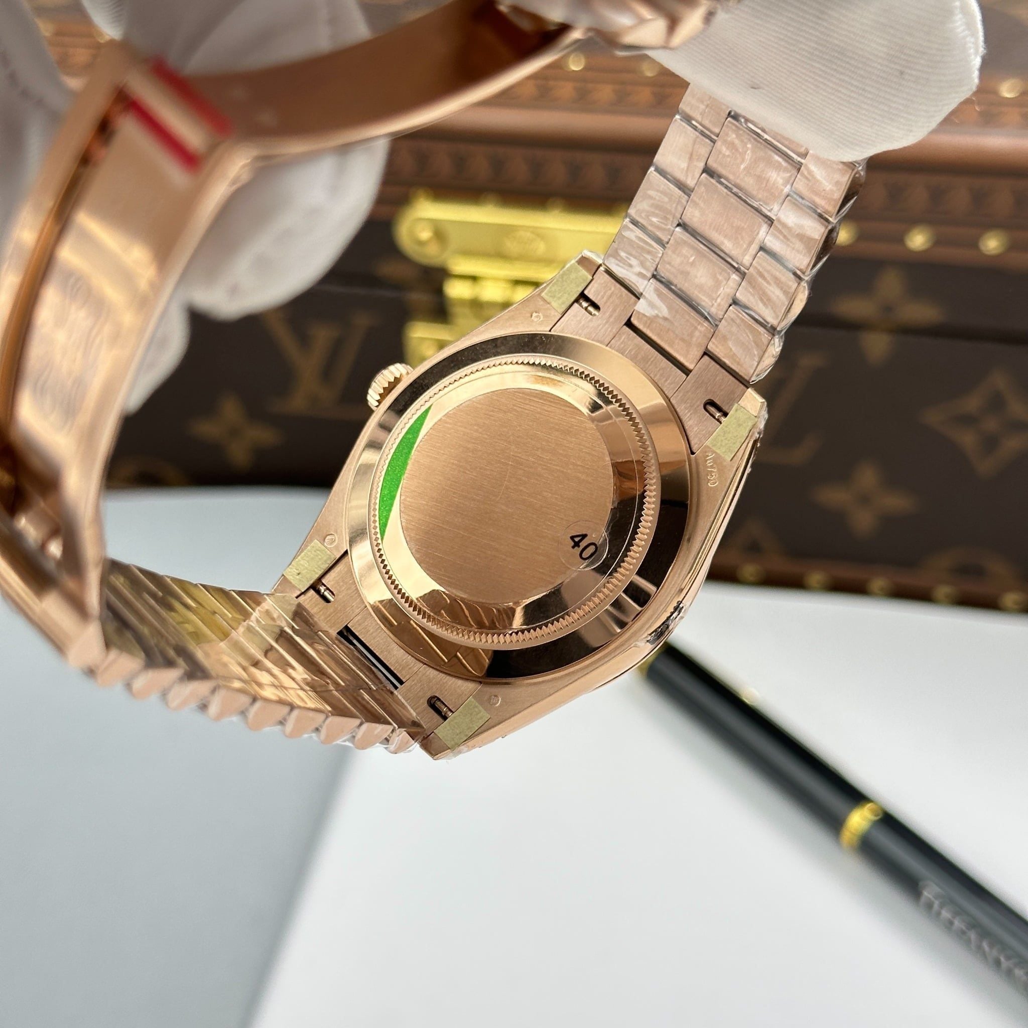 rolex day date 40mm gold weiß diamanten bezel rolex day date 40mm gold weiß diamanten bezel