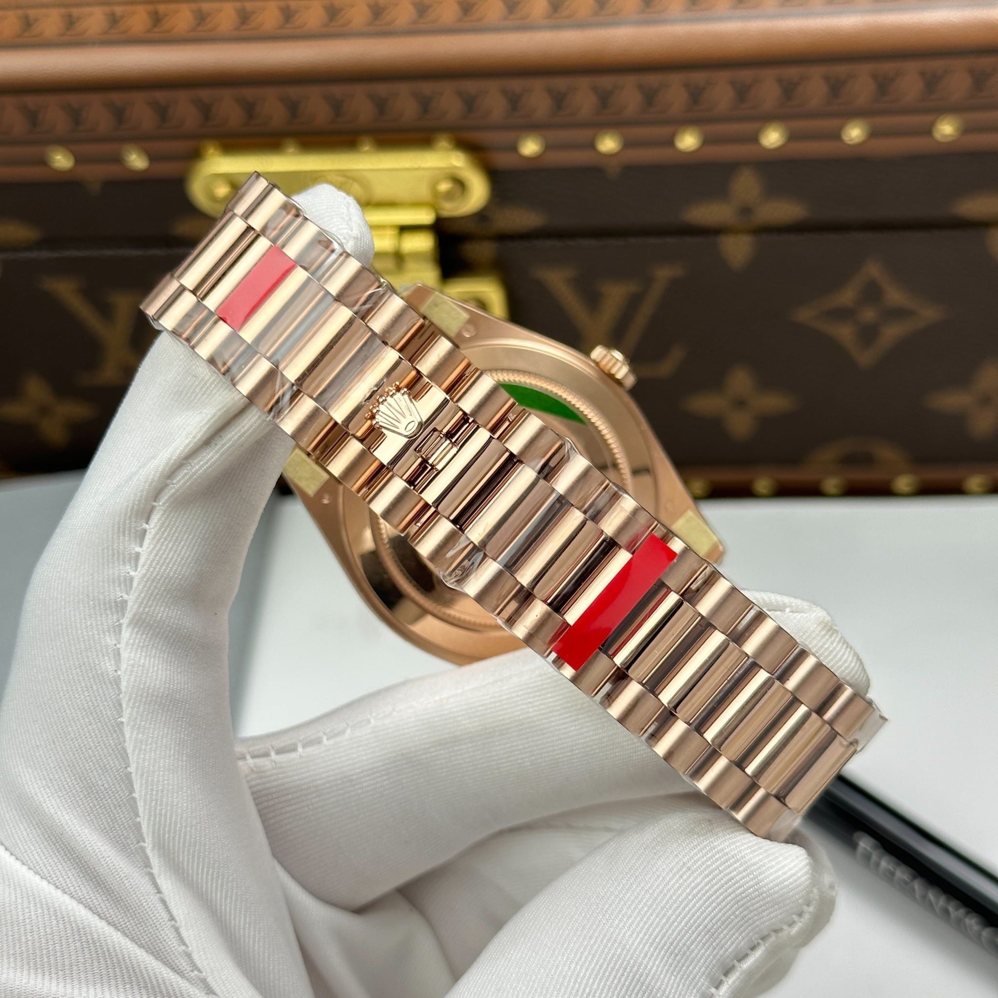 rolex day date 40mm gold weiß diamanten bezel rolex day date 40mm gold weiß diamanten bezel